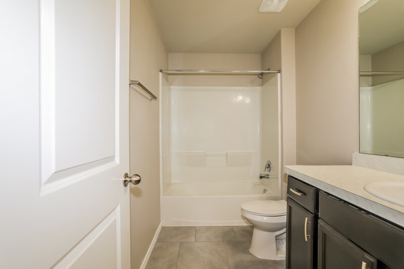 2,315/Mo, 23906 Paper Birch Ct Tomball, TX 77375 Bathroom View