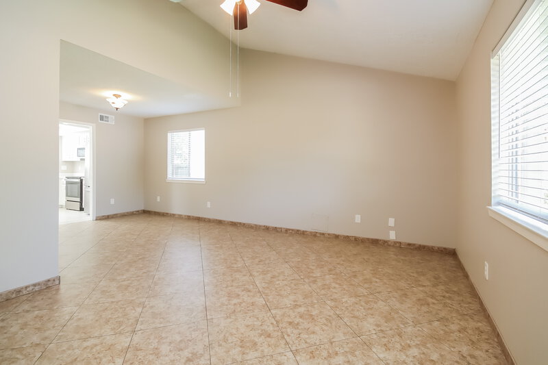 2,110/Mo, 6027 Leafwood Cir League City, TX 77573 Dining Room View