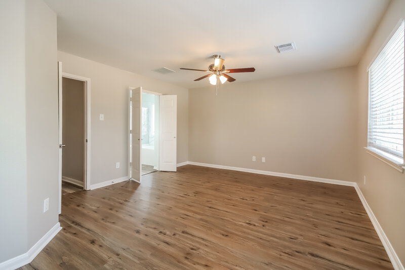 2,665/Mo, 1903 Plum Falls Ln Pearland, TX 77581 Living Room View