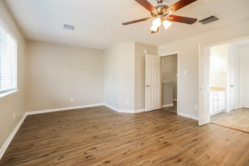 2,665/Mo, 1903 Plum Falls Ln Pearland, TX 77581 Main Bedroom View