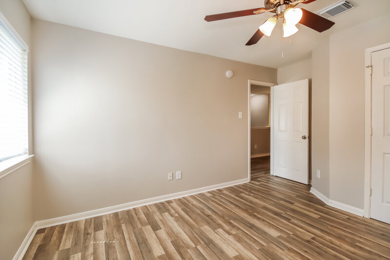 2,665/Mo, 1903 Plum Falls Ln Pearland, TX 77581 Bedroom View