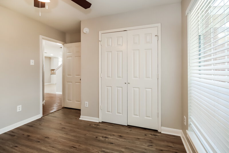 2,665/Mo, 1903 Plum Falls Ln Pearland, TX 77581 Bedroom View 2