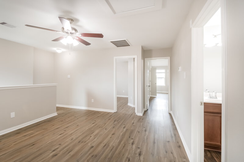 2,270/Mo, 15950 Gaia Way Crosby, TX 77532 Loft View
