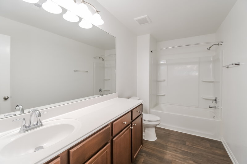 2,270/Mo, 15950 Gaia Way Crosby, TX 77532 Bathroom View