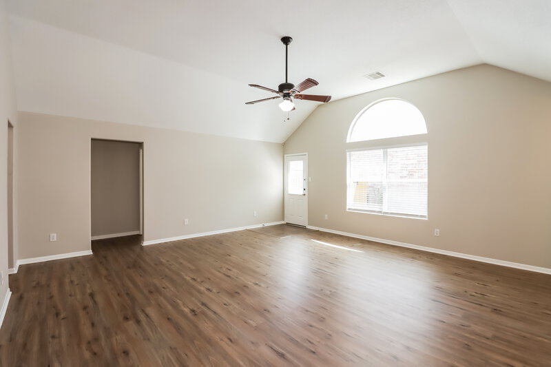 2,170/Mo, 2323 Turnbury Elm Ct Spring, TX 77386 Living Room View