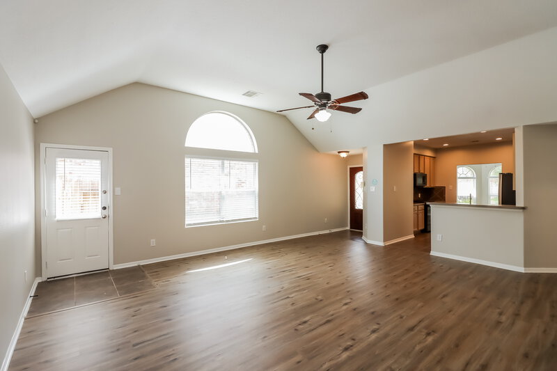 2,170/Mo, 2323 Turnbury Elm Ct Spring, TX 77386 Living Room View 2