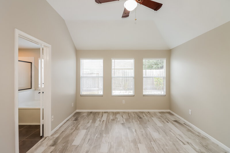 2,170/Mo, 2323 Turnbury Elm Ct Spring, TX 77386 Main Bedroom View