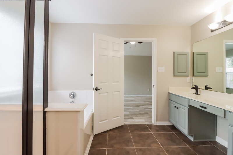 2,170/Mo, 2323 Turnbury Elm Ct Spring, TX 77386 Main Bathroom View 2