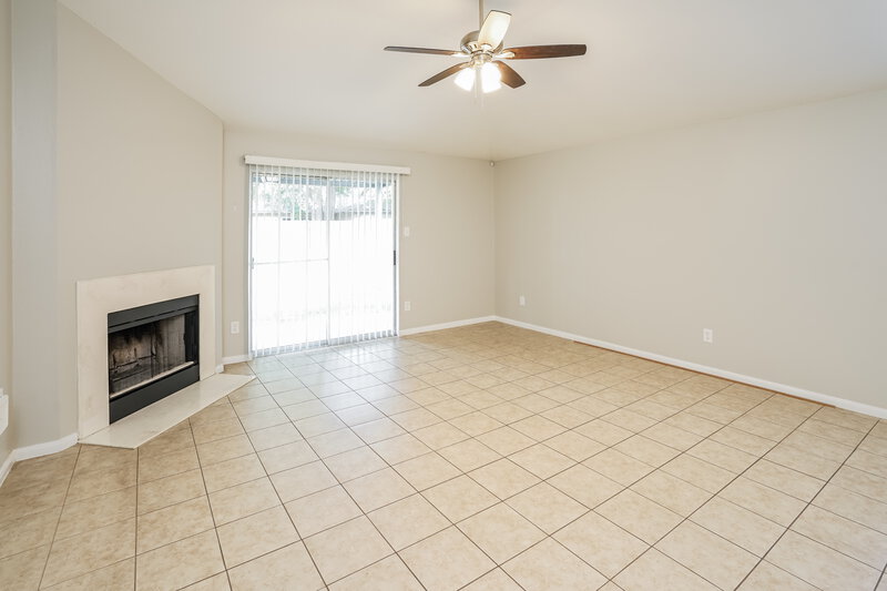 1,815/Mo, 28719 Loddington St Spring, TX 77386 Living Room View 2