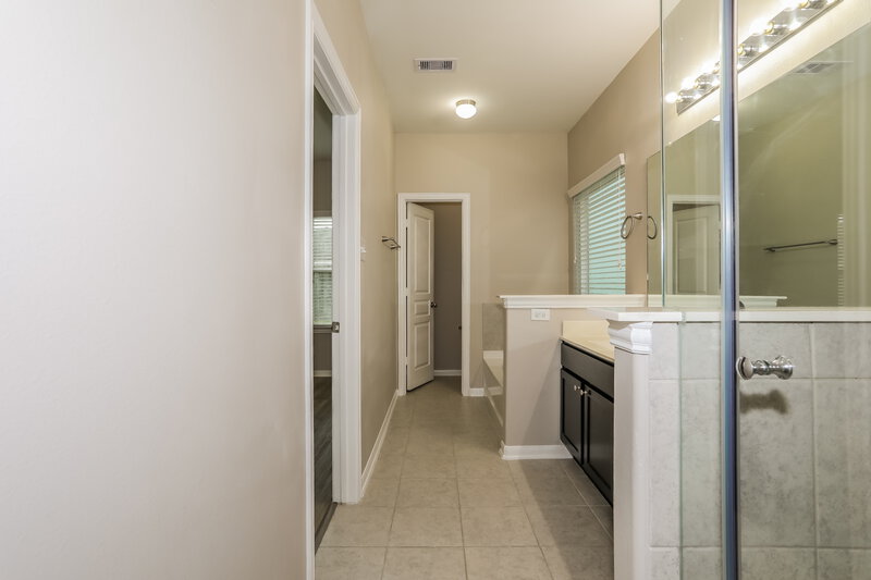 2,415/Mo, 311 Stevia Ave Crosby, TX 77532 Main Bathroom View