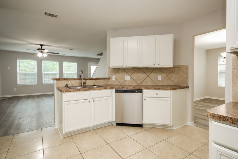 2,030/Mo, 16828 Northern Flicker Trl Conroe, TX 77385 Kitchen View 2