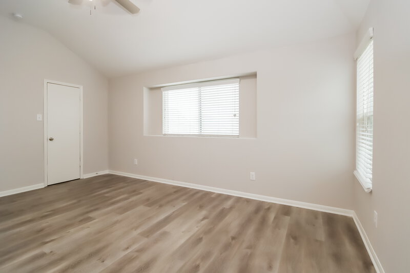 2,030/Mo, 16828 Northern Flicker Trl Conroe, TX 77385 Main Bedroom View 2