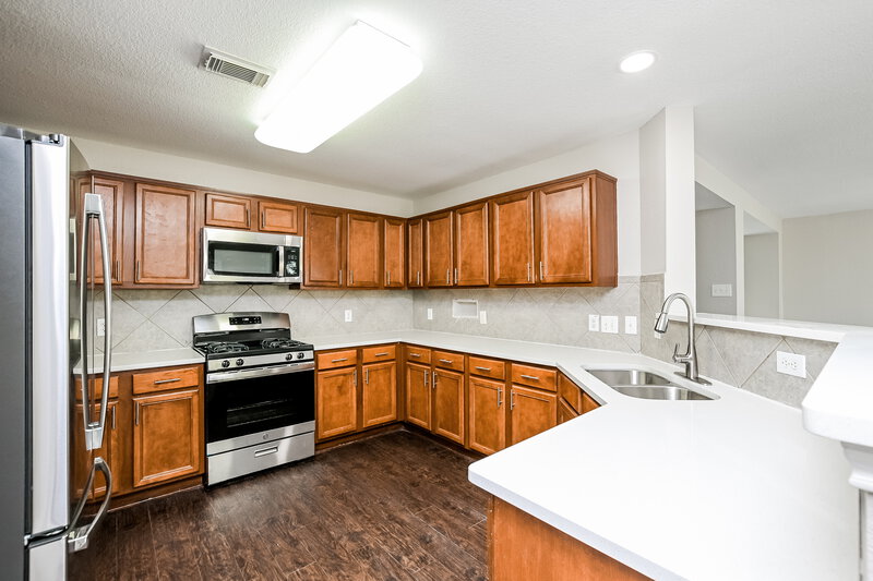 2,085/Mo, 11331 Sugar Bowl Dr Tomball, TX 77375 Kitchen View