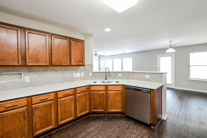 2,085/Mo, 11331 Sugar Bowl Dr Tomball, TX 77375 Kitchen View 2