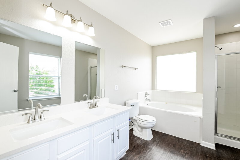 2,085/Mo, 11331 Sugar Bowl Dr Tomball, TX 77375 Main Bathroom View