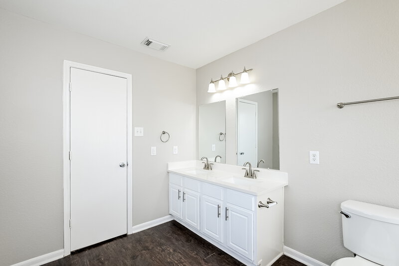 2,085/Mo, 11331 Sugar Bowl Dr Tomball, TX 77375 Bathroom View