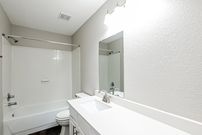 2,085/Mo, 11331 Sugar Bowl Dr Tomball, TX 77375 Bathroom View 2