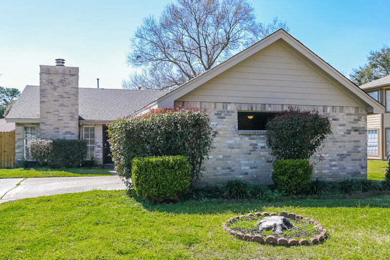 1,935/Mo, 8615 Pine Falls Dr Houston, TX 77095 External View