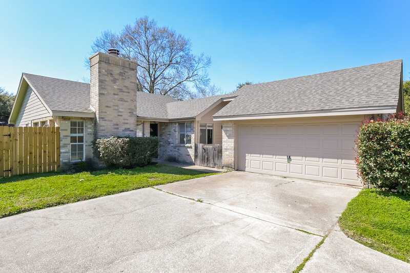 1,935/Mo, 8615 Pine Falls Dr Houston, TX 77095 Front View