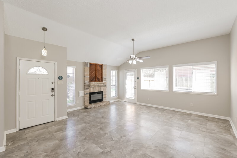 1,935/Mo, 8615 Pine Falls Dr Houston, TX 77095 Living Room View