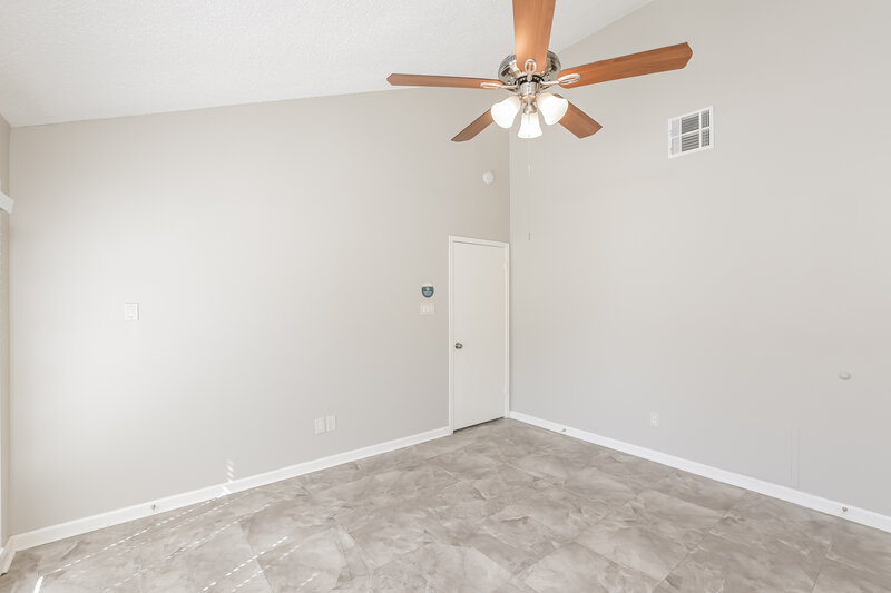 1,935/Mo, 8615 Pine Falls Dr Houston, TX 77095 Main Bedroom View 2