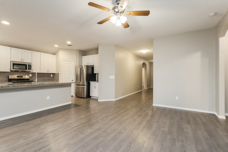 2,270/Mo, 209 Stalwart Hill Trl Magnolia, TX 77354 Living Room View 3