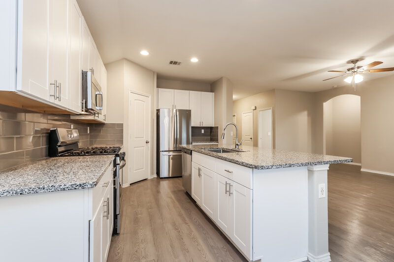 2,270/Mo, 209 Stalwart Hill Trl Magnolia, TX 77354 Kitchen View 2