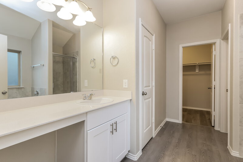 2,270/Mo, 209 Stalwart Hill Trl Magnolia, TX 77354 Main Bathroom View 2