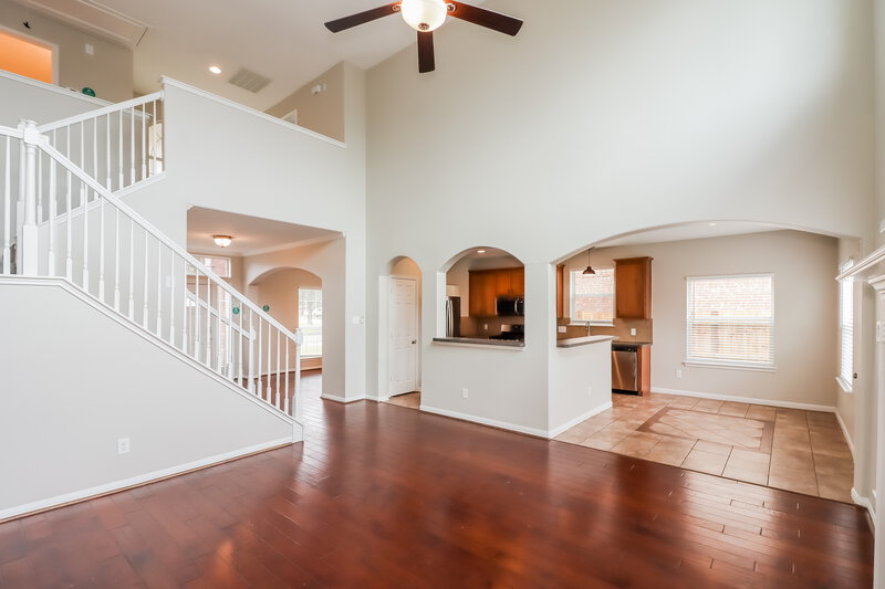 2,270/Mo, 4807 Chase Stone Dr Bacliff, TX 77518 Living Room View 2