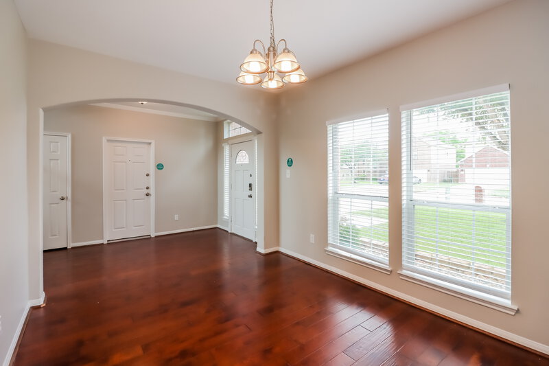 2,270/Mo, 4807 Chase Stone Dr Bacliff, TX 77518 Dining Room View