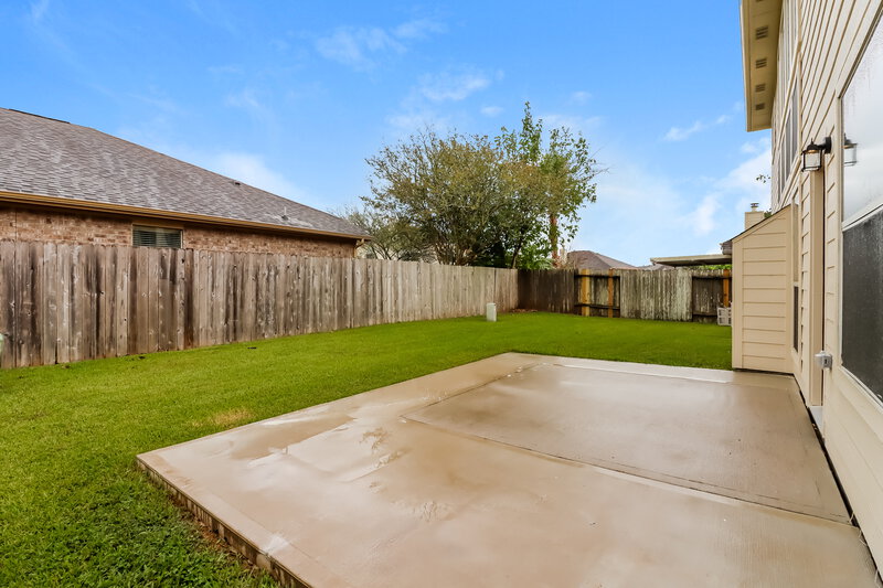 2,270/Mo, 4807 Chase Stone Dr Bacliff, TX 77518 Patio View