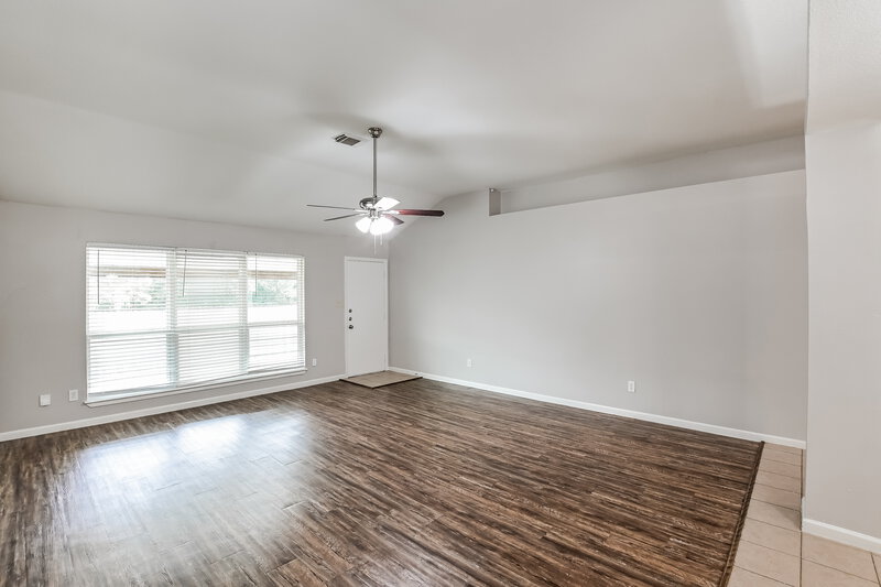 1,905/Mo, 22711 Bridgewater Dr Spring, TX 77373 Living Room View