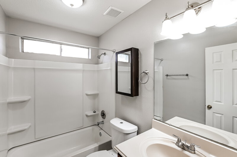 1,905/Mo, 22711 Bridgewater Dr Spring, TX 77373 Bathroom View