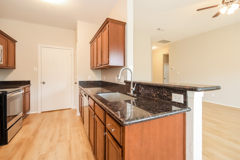 2,175/Mo, 32103 Sue Ln Pinehurst, TX 77362 Kitchen View