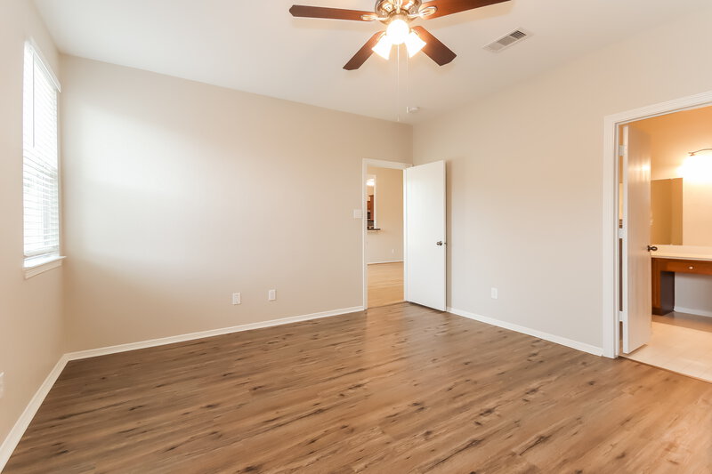 2,175/Mo, 32103 Sue Ln Pinehurst, TX 77362 Main Bedroom View 2