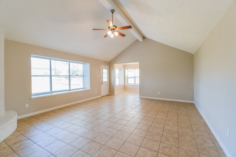 2,080/Mo, 1001 Landing Blvd League City, TX 77573 Living Room View 3