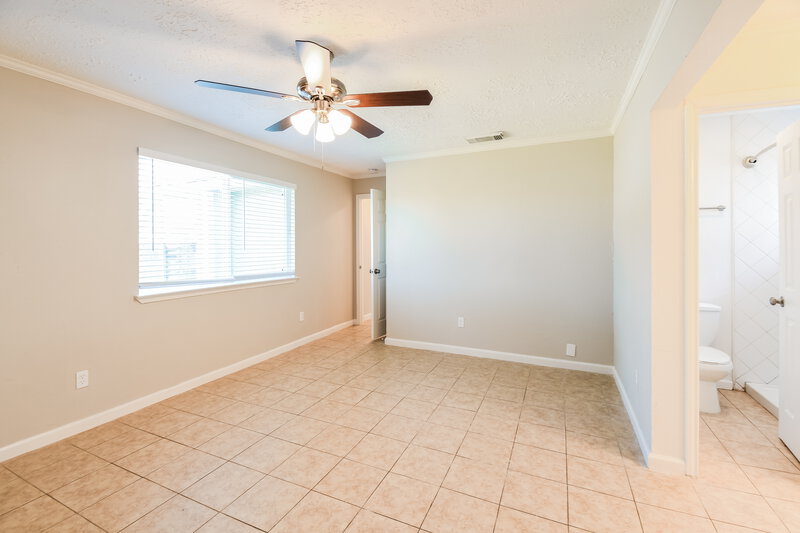 2,080/Mo, 1001 Landing Blvd League City, TX 77573 Main Bedroom View
