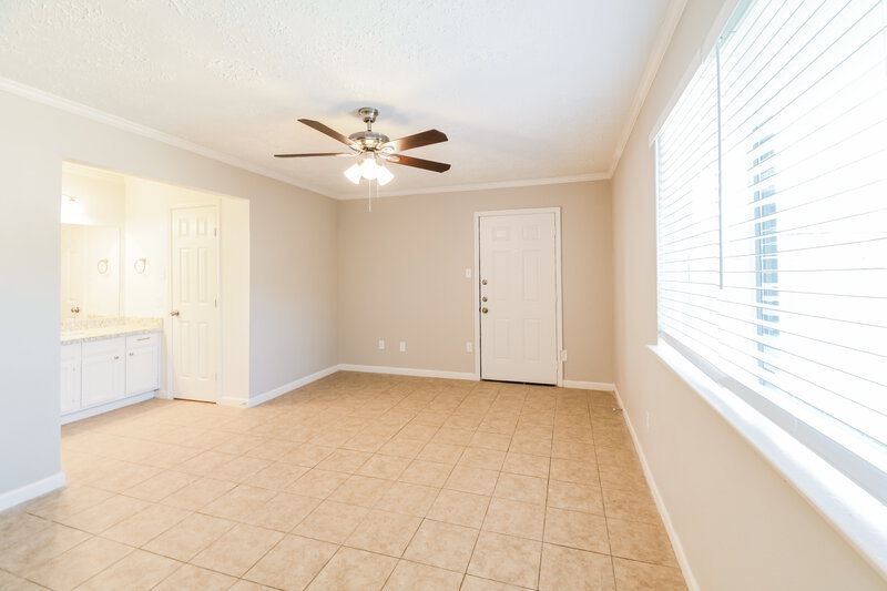 2,080/Mo, 1001 Landing Blvd League City, TX 77573 Main Bedroom View 3