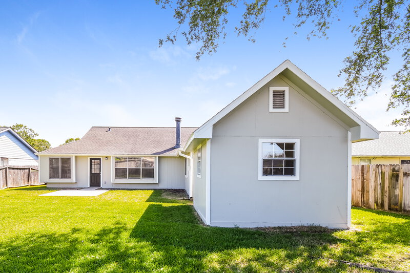 2,080/Mo, 1001 Landing Blvd League City, TX 77573 Rear View 2