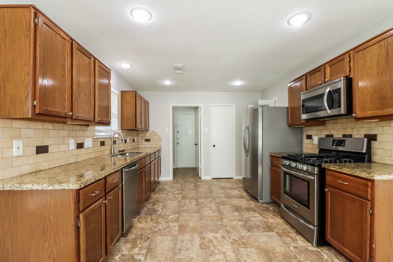 2,400/Mo, 2015 Marot Dr Katy, TX 77493 Kitchen View