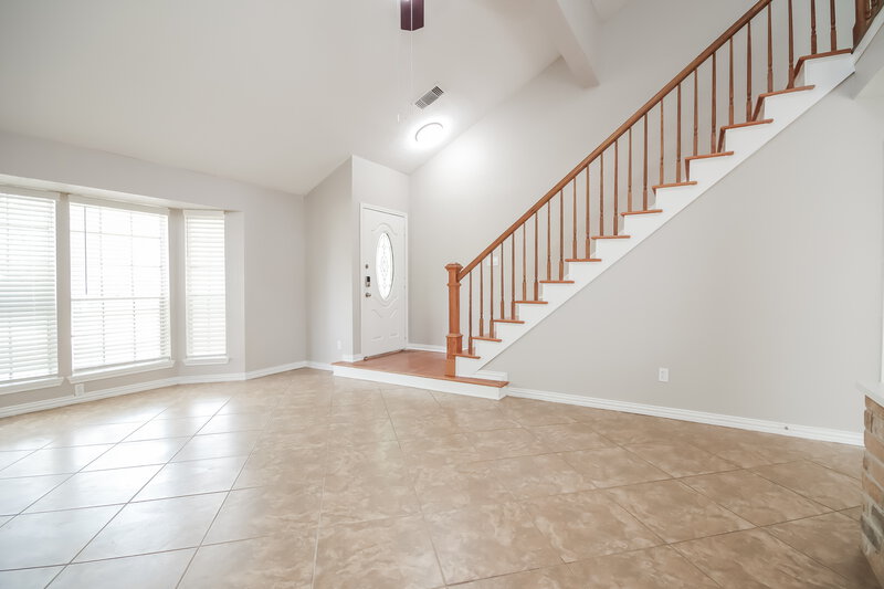 2,175/Mo, 1715 Windy Knoll Dr Houston, TX 77084 Living Room View