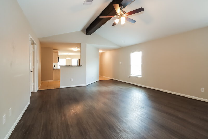 2,085/Mo, 12039 Fairquarter Ln Pinehurst, TX 77362 Living Room View 2