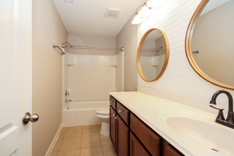 2,085/Mo, 12039 Fairquarter Ln Pinehurst, TX 77362 Bathroom View