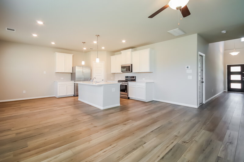 2,095/Mo, 7068 Silverleaf Oak Street Conroe, TX 77304 Dining Room View 2