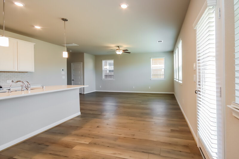 2,095/Mo, 7068 Silverleaf Oak Street Conroe, TX 77304 Dining Room View 3