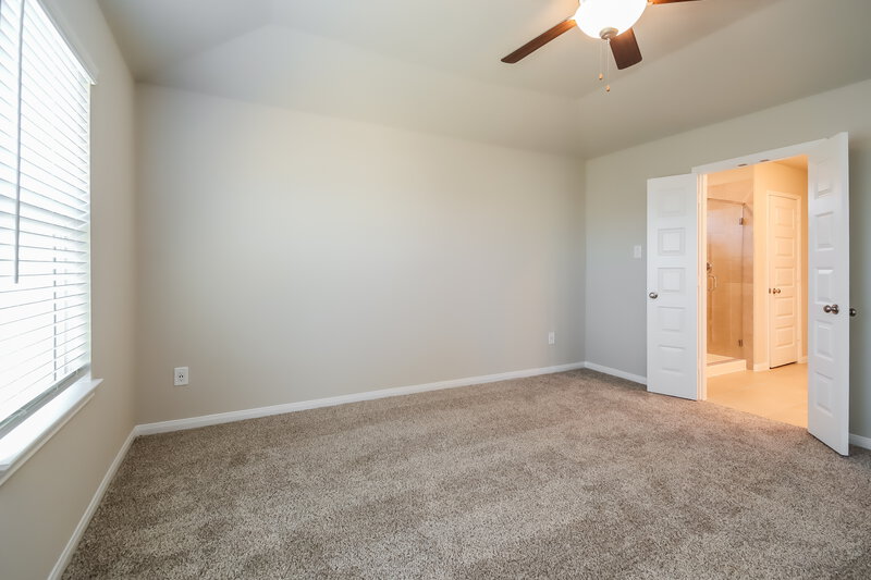 2,095/Mo, 7068 Silverleaf Oak Street Conroe, TX 77304 Main Bedroom View