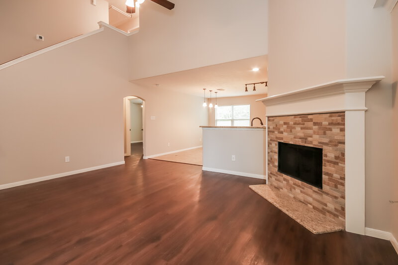 2,200/Mo, 18421 Sunrise Pines Dr Montgomery, TX 77316 Living Room View