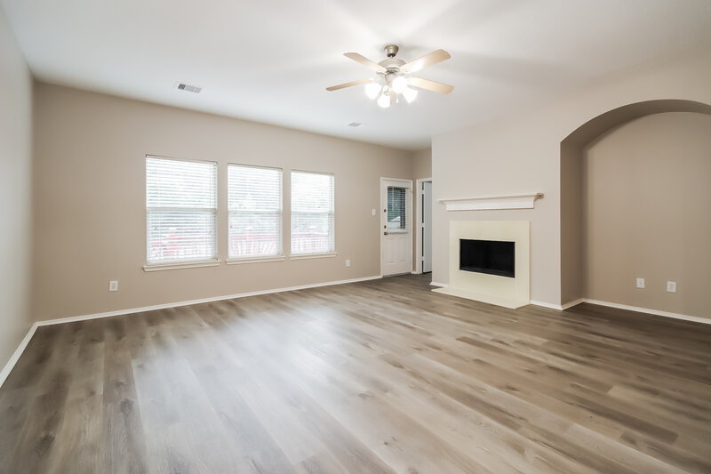 2,380/Mo, 4902 Summer Rain Dr Conroe, TX 77303 Living Room View