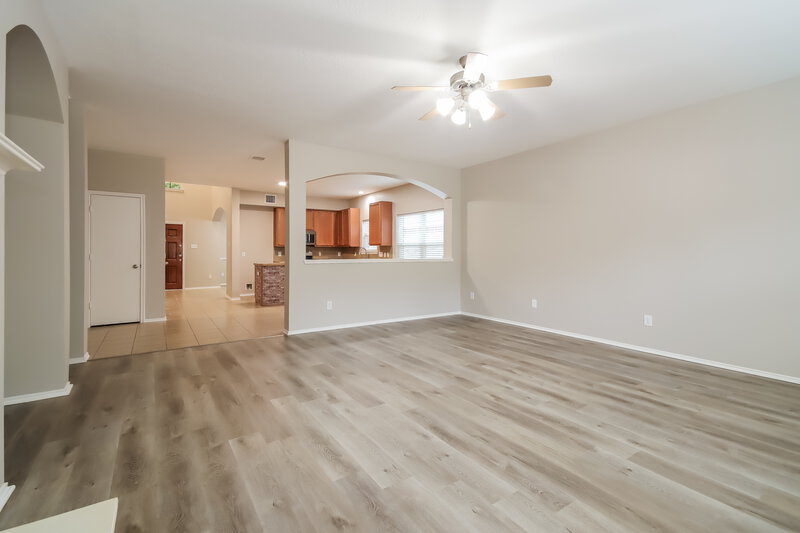 2,380/Mo, 4902 Summer Rain Dr Conroe, TX 77303 Living Room View 3