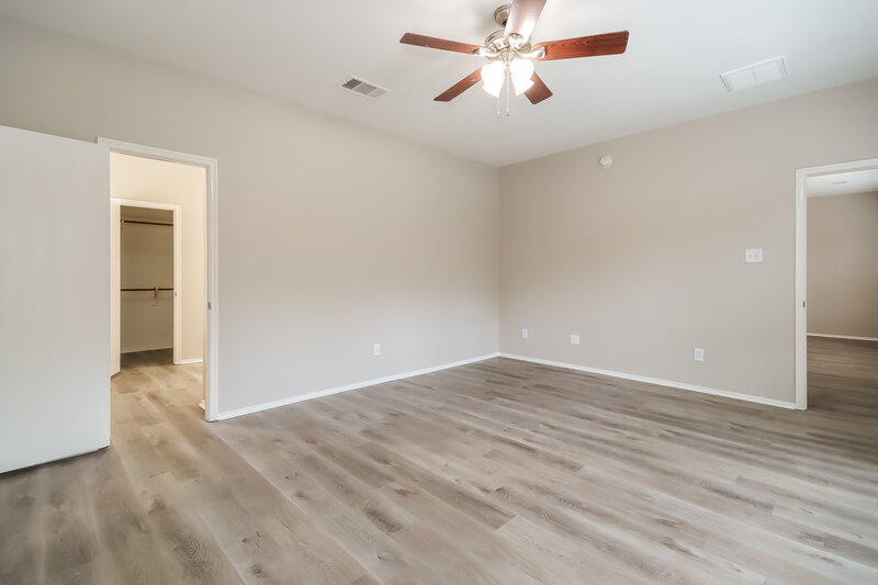 2,380/Mo, 4902 Summer Rain Dr Conroe, TX 77303 Main Bedroom View